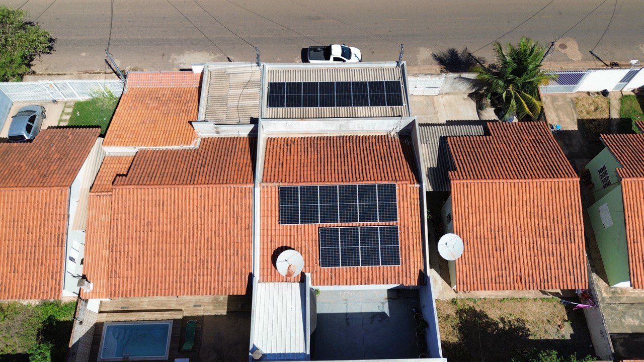 Energia solar residencial em Cuiabá - 18 painéis solares instalados