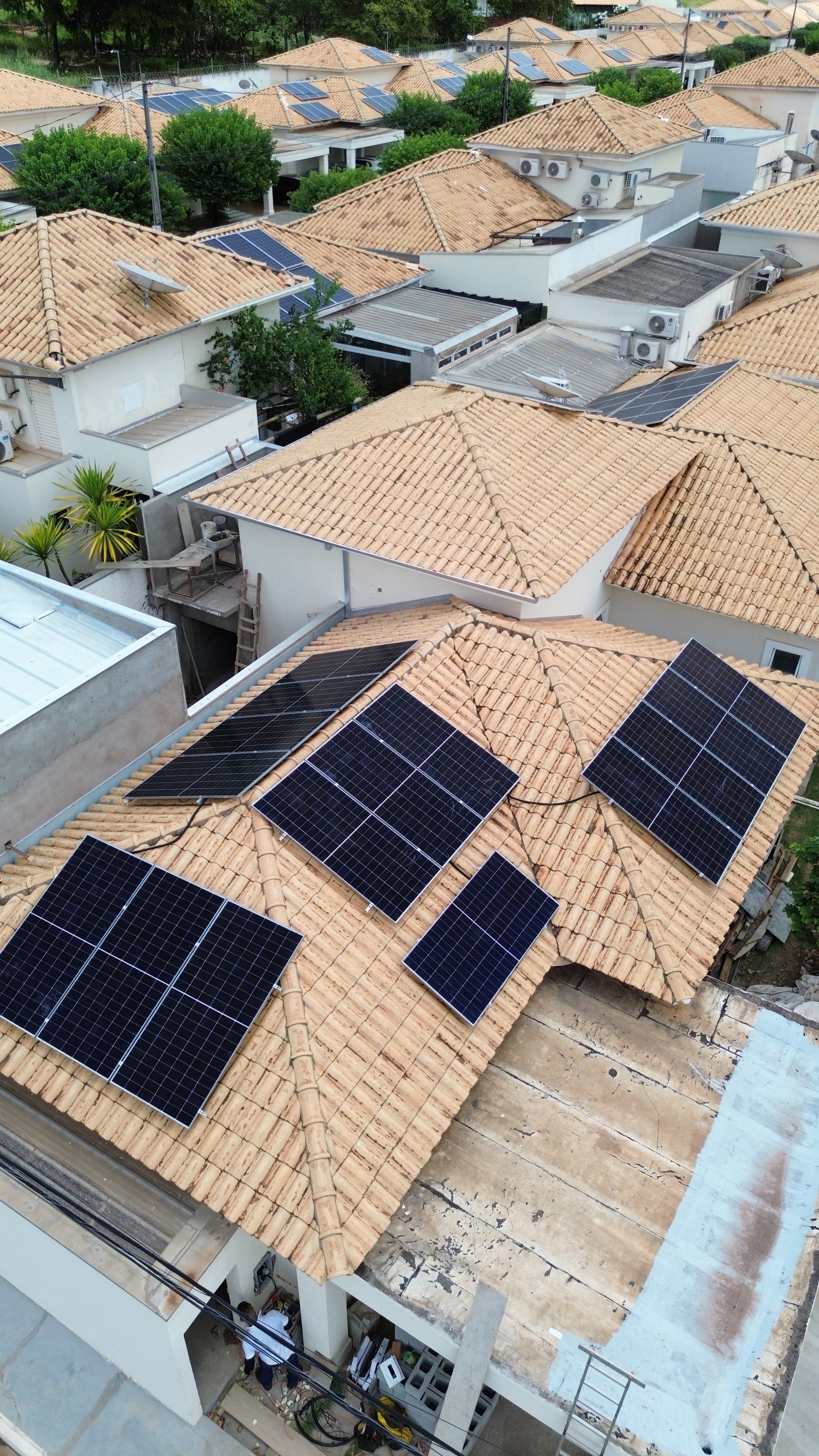 Sistema fotovoltaico residencial em Cuiabá - 16 painéis solares
